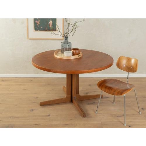 1960s Dining table Very good workmanshipHigh-quality materialsMade in Denmark Table Underside: 67.0 cm Width: 122 cm...