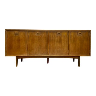 Classic Walnut Mid Century Modern Credenza / Media Stand / Sideboard by Stanley Furniture Co., C. 1960's For Sale