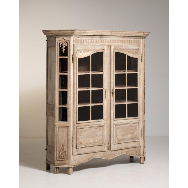 Provençal Oak Vitrine, Rustic Charm, French Rustic Design, France, Circa 1820 For Sale - Image 10 of 17
