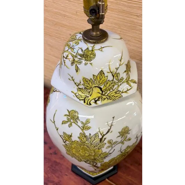 Mid-Century Modern Mid 20th Century Mid Century Modern Attributed to Marbro Lamp Company Chinoiserie Porcelain Ginger Jar Lamp With Imari Design For Sale - Image 3 of 8
