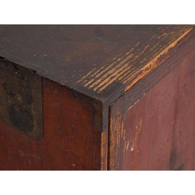 Small antique Japanese cupboard – Meiji / Taishō Period (c.1890-1926)Dimensions: Length: 36 cm Depth: 49 cm Height: 79...