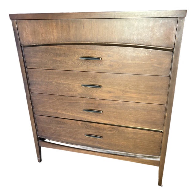 1960s Vintage Walnut Chest For Sale