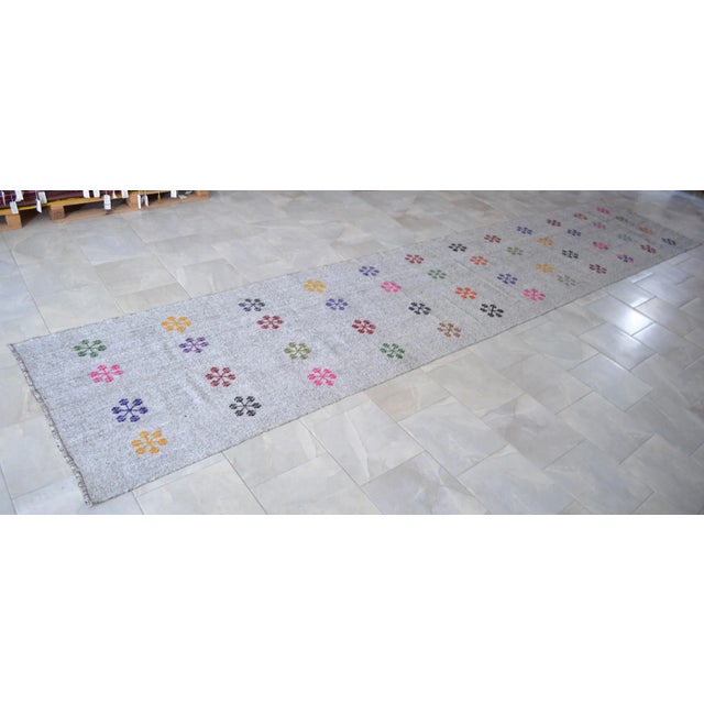 1960s Vintage Hand Woven Turkish Kilim Runner Rug Flat Weave Stair Runner Rug - 3′9″ × 19′2″ For Sale - Image 11 of 17