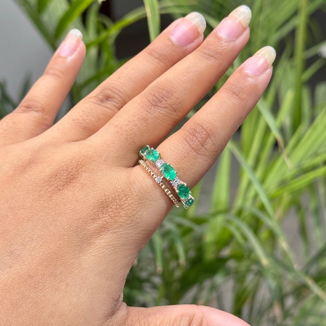 Postmodern Vintage-Style 2.18ct Oval Emerald & Diamond Double Band Ring in 14k Gold Size 6.5 For Sale - Image 3 of 18