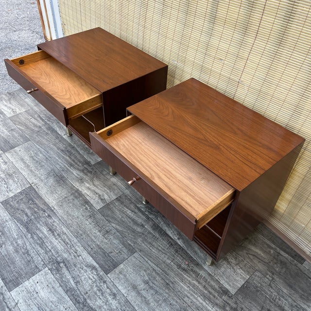A Pair of Refinished Mid Century Modern Nightstands by John Stuart. Circa 1960s For Sale - Image 17 of 17