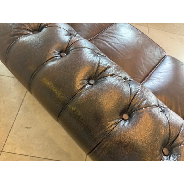 Chesterfield Three Seater Club Sofa from Zigarrenbraun For Sale - Image 15 of 18