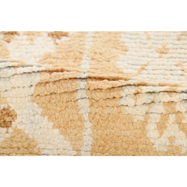 Vintage Moroccan Berber Rug With Beige Diamond Lattice by Rug & Kilim, 1950-1959 For Sale In New York - Image 6 of 9