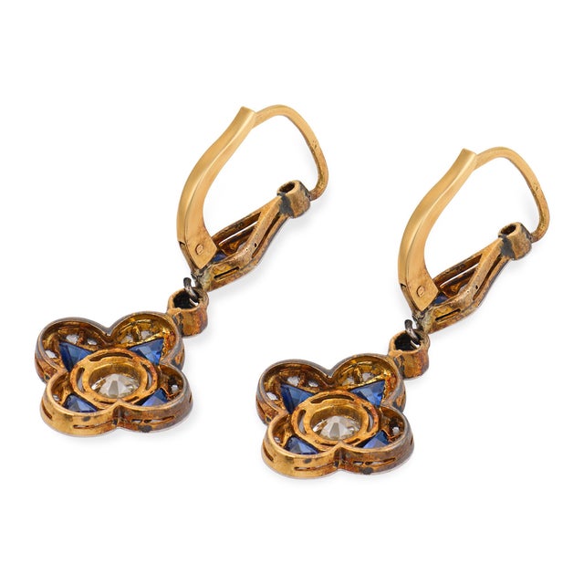 1910s 1910's Pair of Edwardian Diamond Sapphire 18k Yellow Gold Drop Earrings For Sale - Image 5 of 6