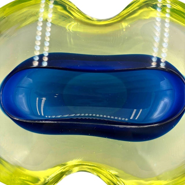 Glass 1960s Rare MCM Biomorphic Murano Uranium Glass Bowl by Antonio Da Ros for Cenedese For Sale - Image 7 of 13