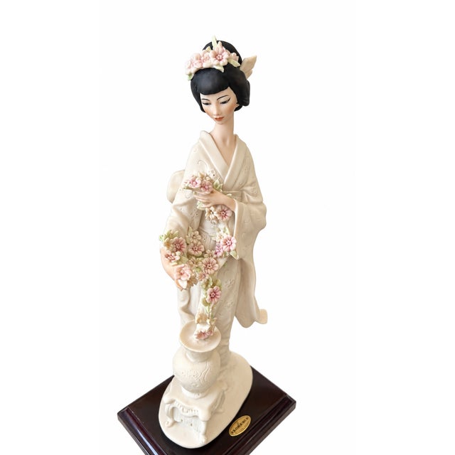 Asian Late 20th Century Giuseppe Armani Florence “Oriental Lady With Vase” Porcelain Figurine, Model 0404s For Sale - Image 3 of 3