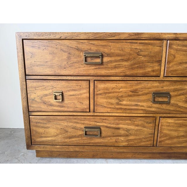 1970s Mid-Century Modern Drexel Solid Pecan 7-Drawer Dresser For Sale - Image 4 of 12