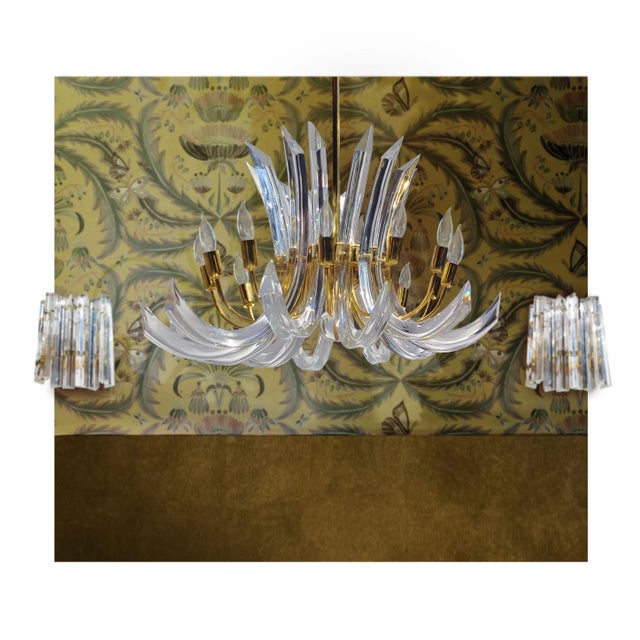 Murano, Venini & Co. Curved Italian Murano Crystal Rib Prism Chandelier & Sconces in the Manner of Venini For Sale - Image 4 of 11