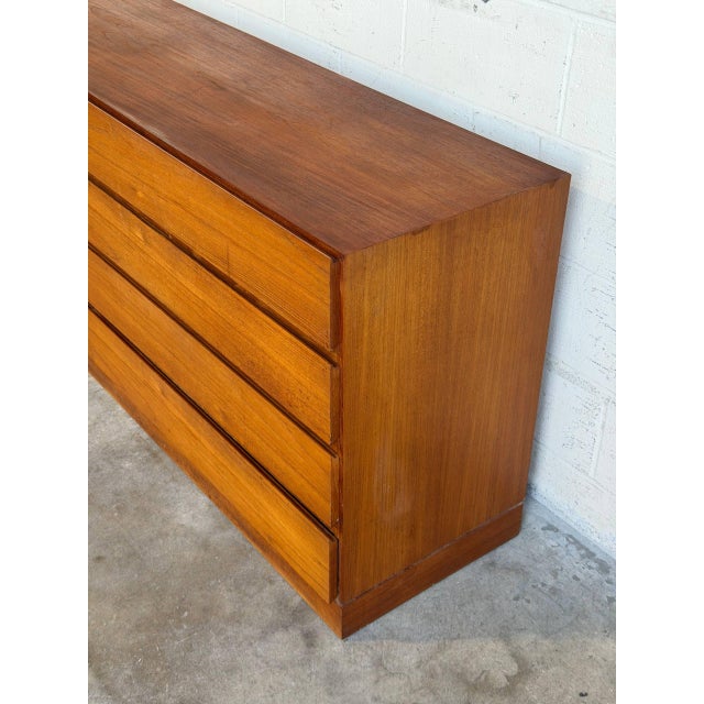 1960s Teak Dresser in Style of Arne Wahl Iversen for Vinde Mobelfabrik Chest of Drawers Mid-Century Modern Denmark 1960s For Sale - Image 5 of 10