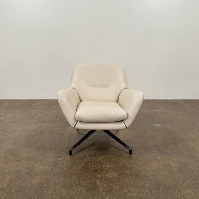 Contemporary Minotti Jensen Swivel Armchair For Sale - Image 3 of 8