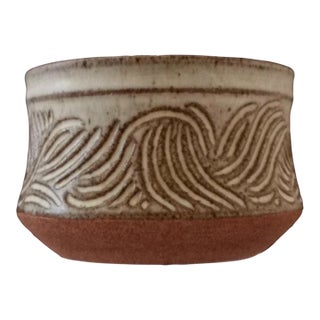 1970s Mid-Century Carved Sgraffito Studio Pottery Wave Bowl Signed Nora For Sale