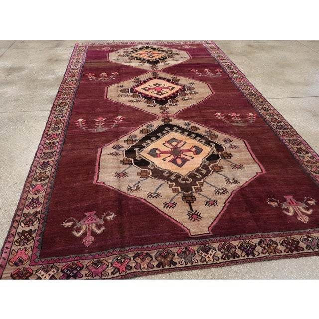 Galerie Shabab Collection Mid-20th Century Turkish Anatolian Gallery Carpet For Sale In New York - Image 6 of 8