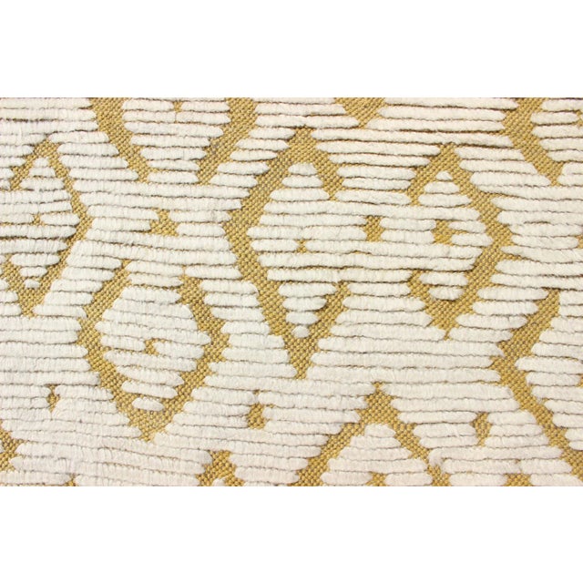 Cream Modern Hand-Knotted Rug in Wool With Diamond Design in Marigold and Cream For Sale - Image 8 of 11