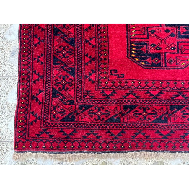 Red Turkmen Bokhara Hand-Knotted Wool Rug - 4'6" X 6'4" For Sale - Image 4 of 12
