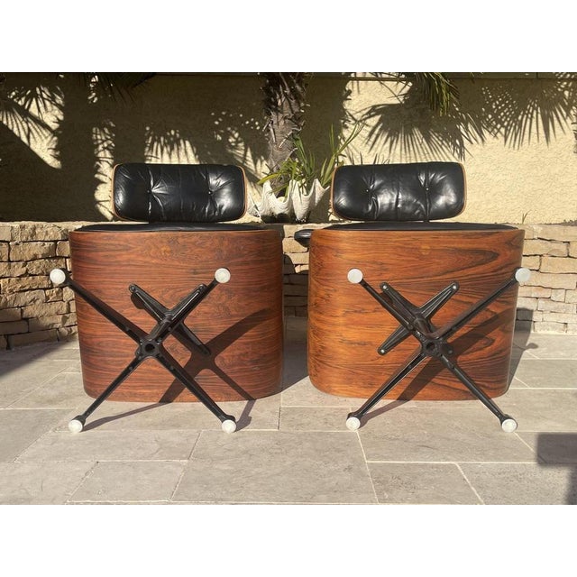 Lounge Chairs and Ottomans by Charles & Ray Eames, Set of 4 For Sale - Image 12 of 13