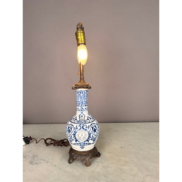 Late 19th Century Late 19th Century Blue and White Chinese Porcelain & Brass Table Lamp For Sale - Image 5 of 9
