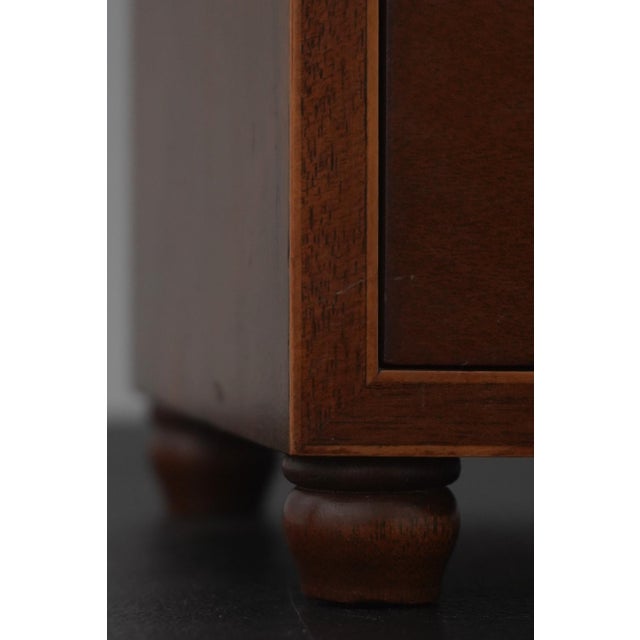 1960s Biggs Inlaid Mahogany 2 Drawer Dresser Shaving Mirror For Sale - Image 9 of 16