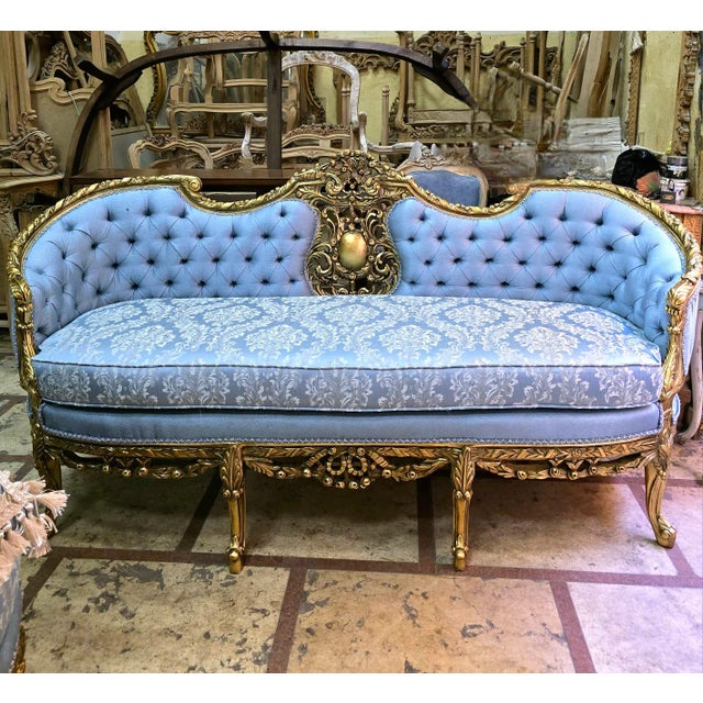 French Grand French Louis XV 3-Seater Sofa in Celeste Blue Damask With Hand-Carved Gold Leaf Frame & Tufted Back For Sale - Image 3 of 3