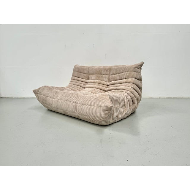 French Togo Two-Seater Sofa in Beige Corduroy by Michel Ducaroy for Ligne Roset, 1970s For Sale - Image 10 of 10