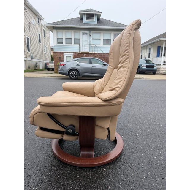 Animal Skin Beige Leather Ekornes Stressless Recliner For Sale - Image 7 of 12