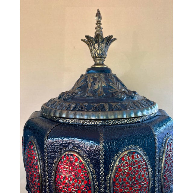 Vintage Loevsky & Loevsky Hollywood Regency Brass Table Lamp – L&l 43” Tall Moroccan Filigree Shade – Metal Casting Co. – Large Ornate Statement Lamp For Sale - Image 10 of 12