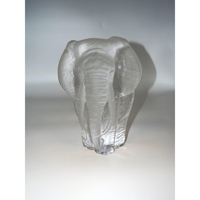1970s Handcrafted Glass Elephant by Mats Jonasson for Målerås Glasbruk, 1970s For Sale - Image 5 of 9