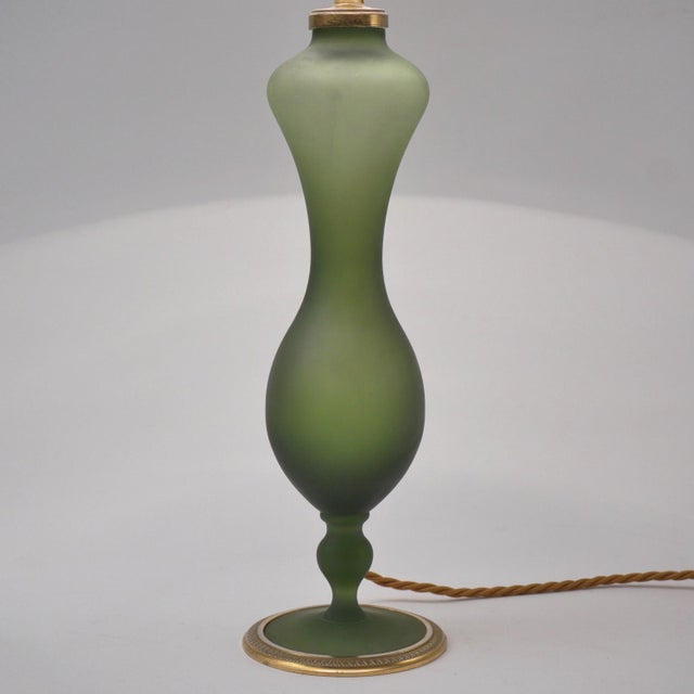 Art Nouveau 1890's French Art Nouveau Baccarat Style Satin Glass & Ormolu Antique Table Lamp - Rewired For Sale - Image 3 of 14