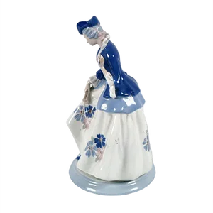 Italian Polychrome Porcelain Tall Dama from Porcelain Cacciapuoti, 1930s