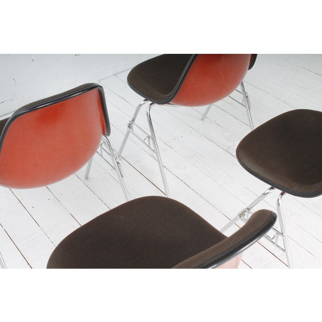 Eames Fiberglas Side Chair by Charles & Ray Eames for Herman Miller, 1960s For Sale - Image 14 of 18