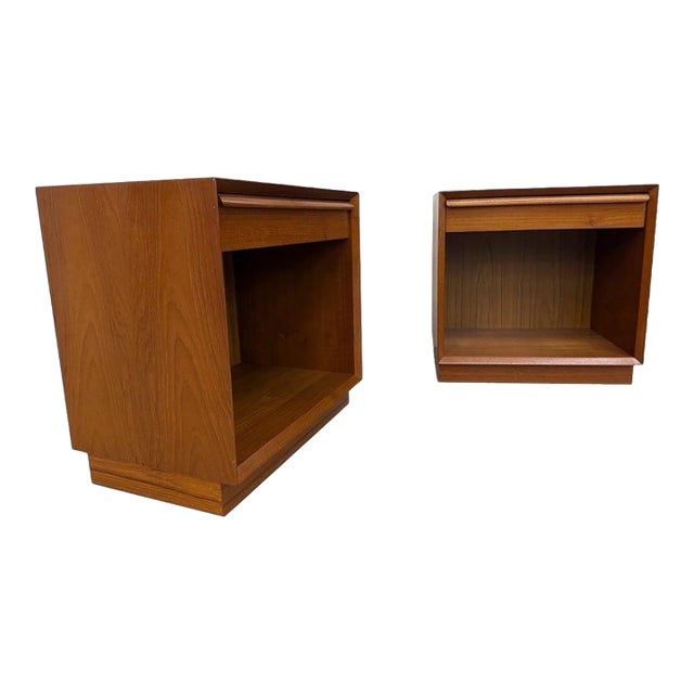 Vintage Danish Modern Teak Nightstands - Set of 2 For Sale
