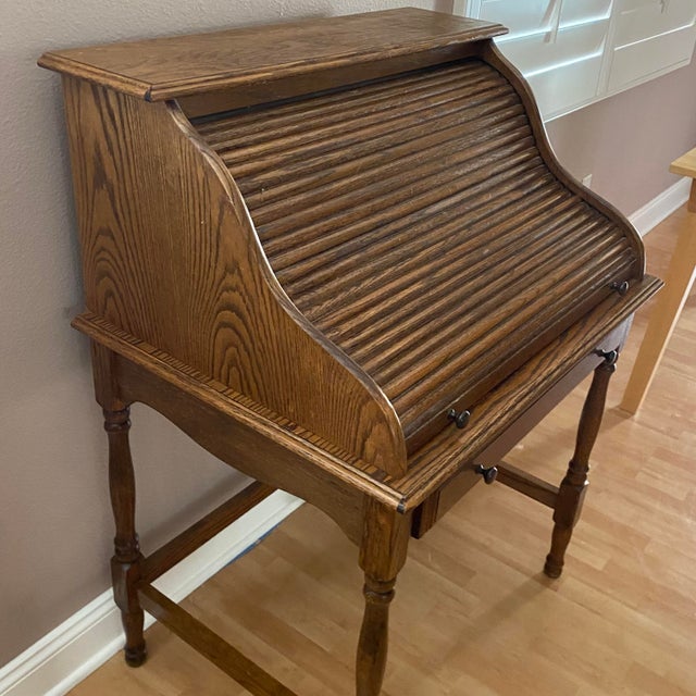 Mid 20th Century Vintage Bradford Oak American Colonial Roll Top Desk