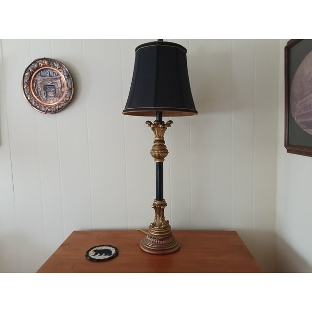 Hollywood Regency Vintage Black & Gold Neoclassical Table Lamp With Ornate Cast Metal Base For Sale - Image 9 of 12