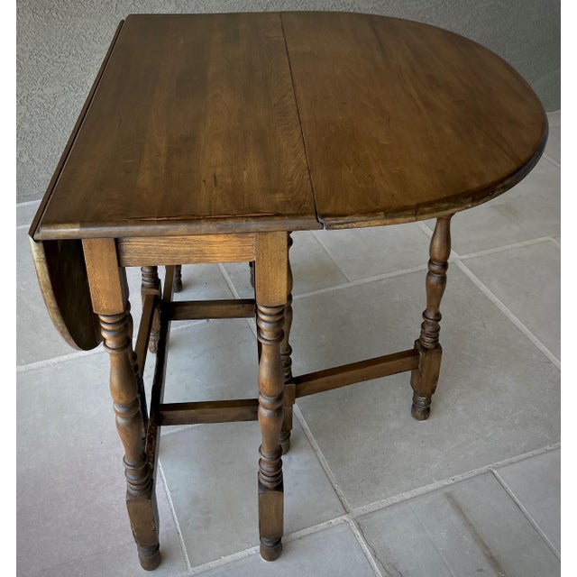 Early 20th Century Circa 1900/1920 William & Mary-Inspired Poplar Wood Oval Top Gateleg Table For Sale - Image 5 of 12