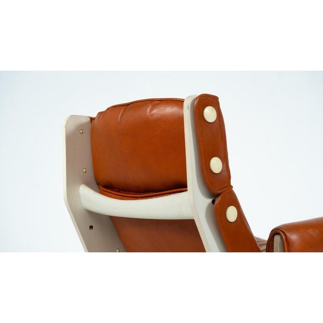 Wood Canada P110 Armchair attributed to Osvaldo Borsani for Tecno, 1960s For Sale - Image 7 of 16