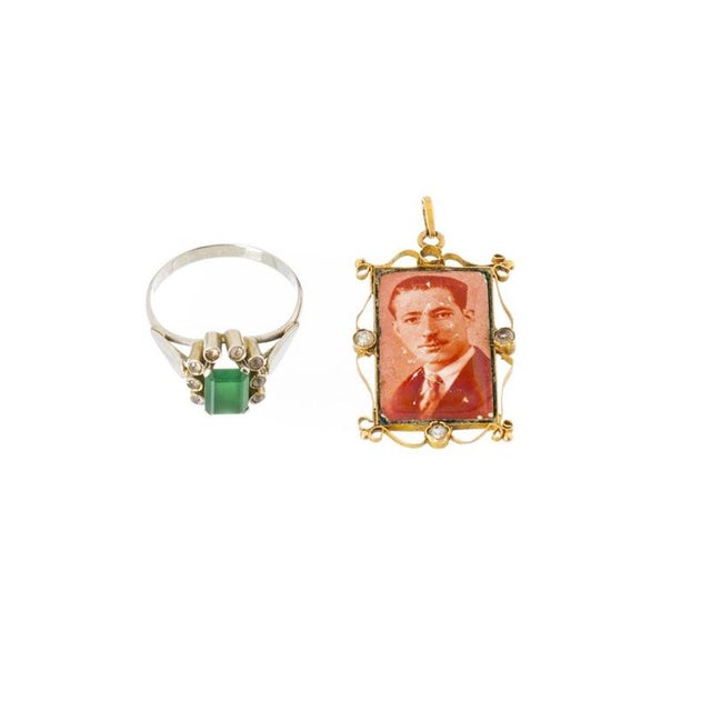 Ring and Medal in 19.2k Gold, Set of 2 For Sale - Image 6 of 6
