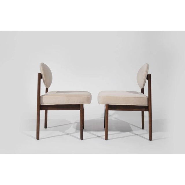 An exquisite pair of mid-century modern side hairs designed by Jens Risom, crafted circa 1960-1969. Meticulously restored,...