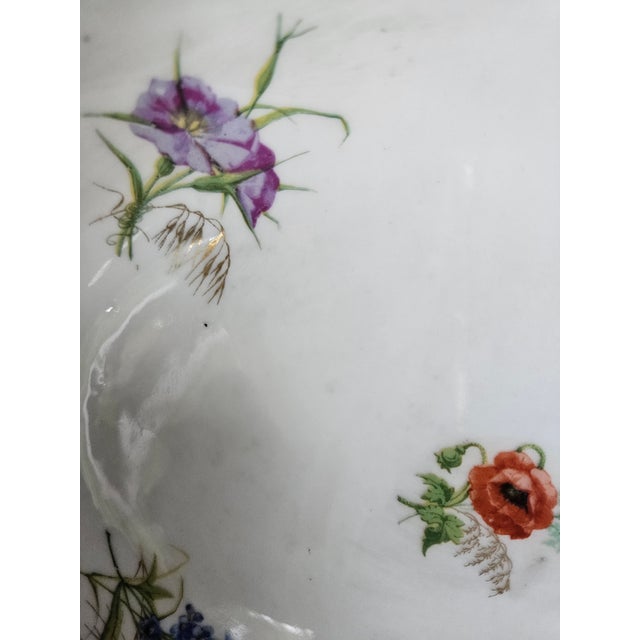 19th Century Old Paris Vegetable Bowl With Wildflowers and a Raspberry Banding For Sale - Image 5 of 5