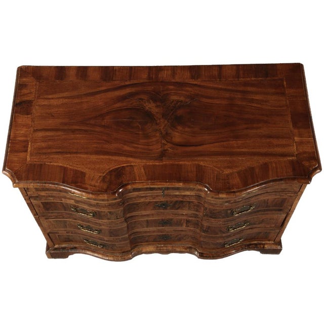 Baroque Chest of 4 Drawers in Walnut, 1750s For Sale - Image 4 of 18