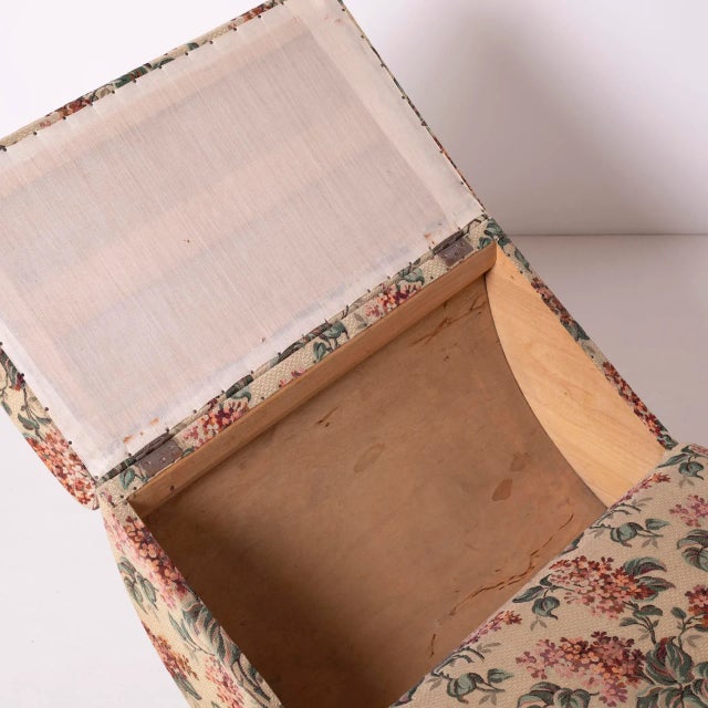 Wood Modernist Daybed with Floral Upholstery attributed to Jindrich Halabala, Former Czechoslovakia, 1950s For Sale - Image 7 of 13