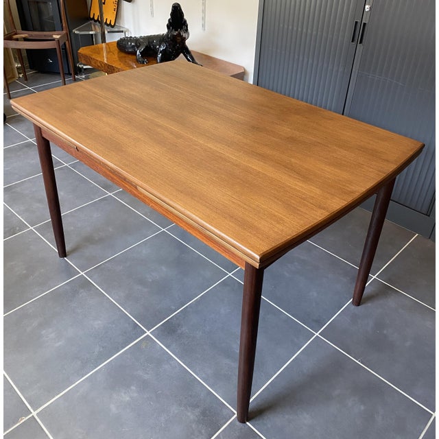 Johannes Andersen Scandinavian Extendable Teak Table by Johannes Andersen for Samcom, Denmark, 1960s For Sale - Image 4 of 18