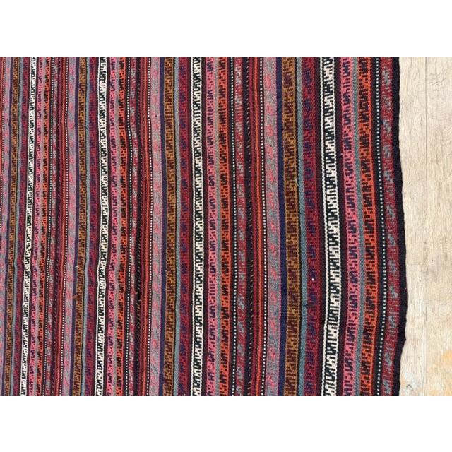 1950s 1950s Multicolor Ground Mid-Century Modern Turkish Kilim Handwoven Runner Rug For Sale - Image 5 of 6
