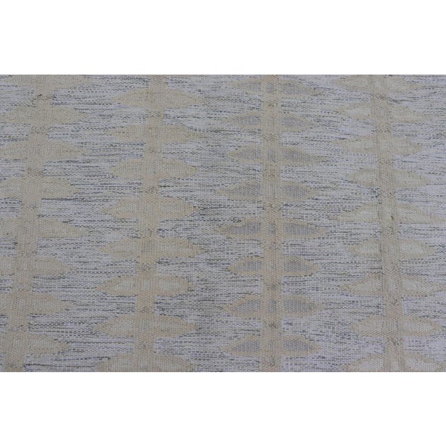 Early 21st Century Scandinavian Hand Woven Flat Weave Rug by Keivan Woven Arts, 3'0 X 5'5 For Sale - Image 5 of 9