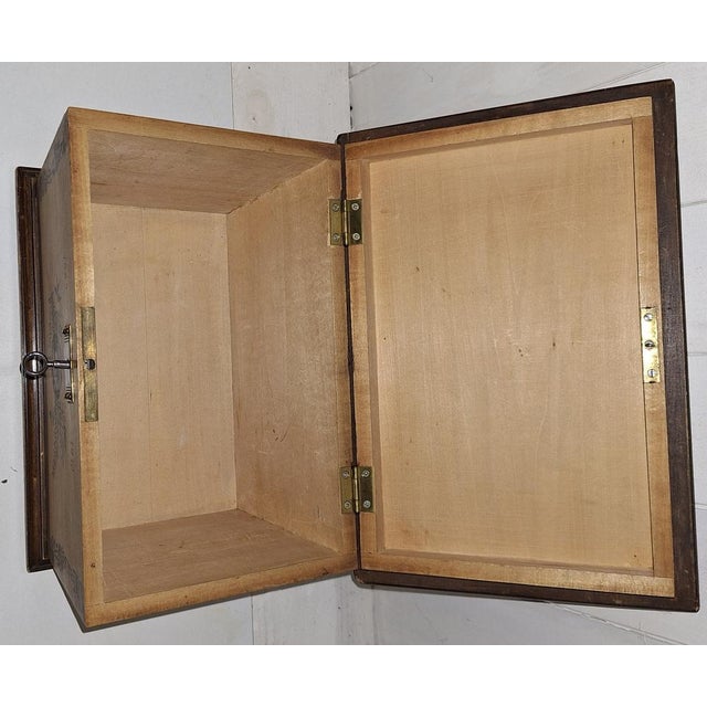Antique Handmade German Lidded Chest in Stained and Colored Maple Wood, 1910 For Sale - Image 9 of 10