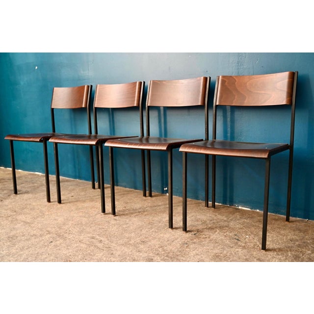 A minimalist design, a subtle and timeless mix of materials—that's all it took to win us over. This set of 50 chairs from...