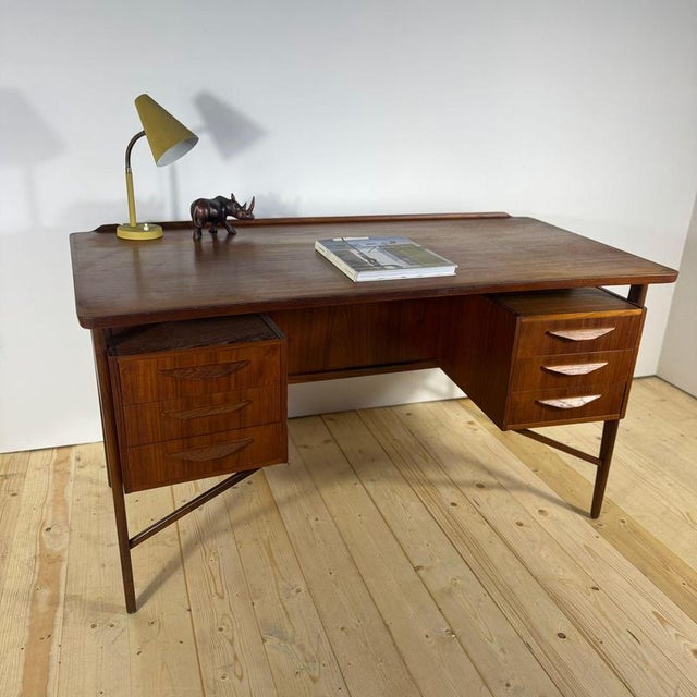 Wood Vintage Teak Writing Desk by Svend Åge Madsen for H.P. Hansen, 1960s For Sale - Image 7 of 11
