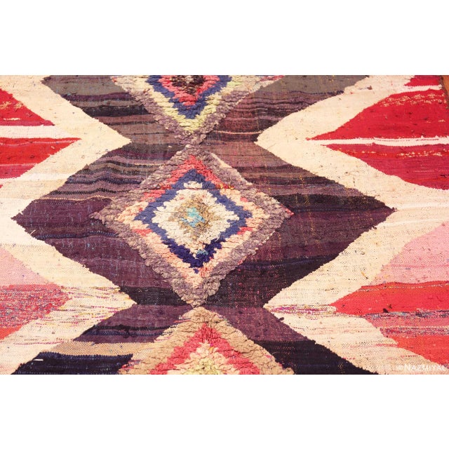 Nazmiyal Collection Vintage Moroccan Boucherouite Geometric Rug For Sale In New York - Image 6 of 8
